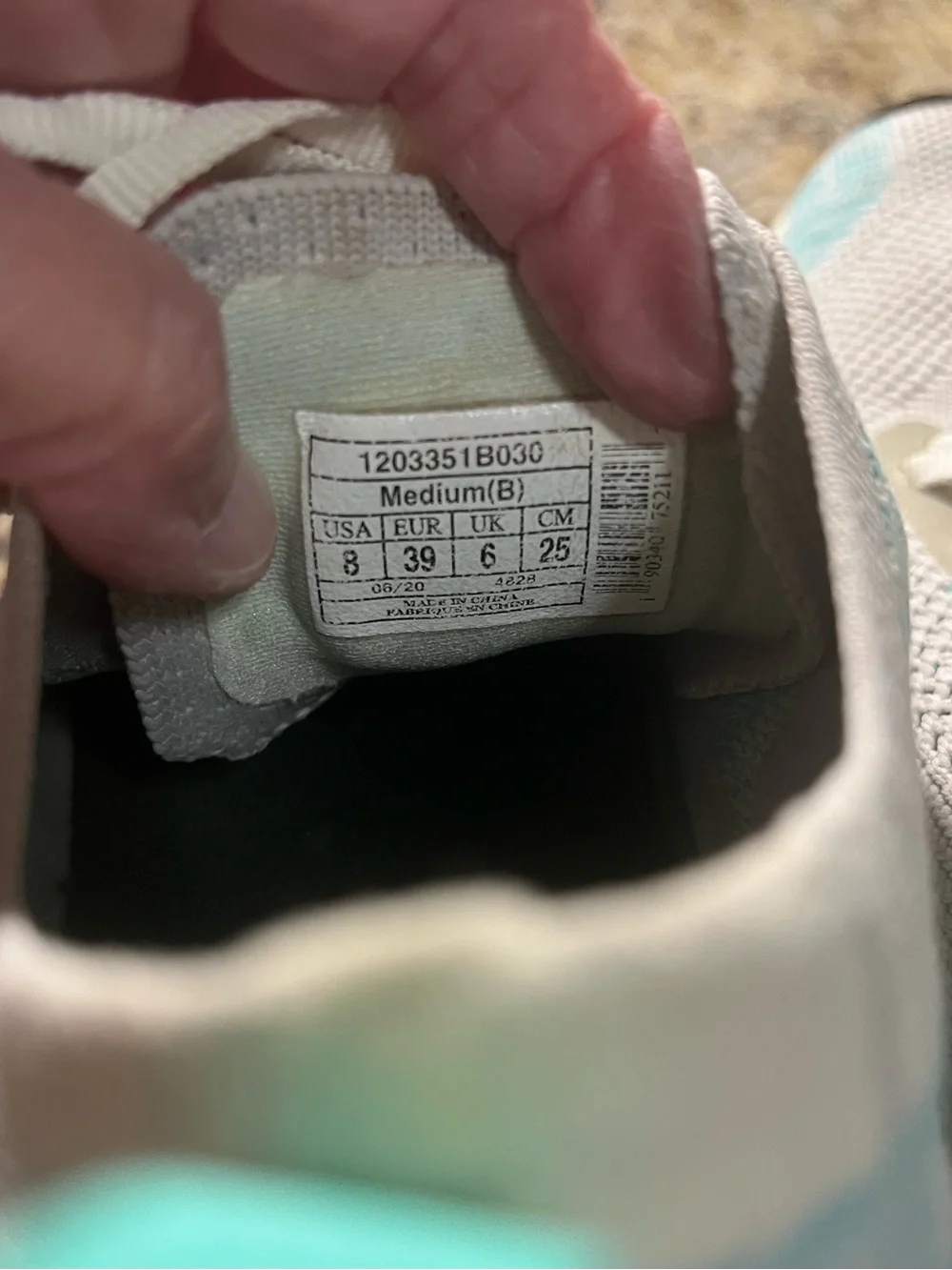 Brooks comfortable women